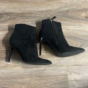 Guess suede black ankle boots size 8 pointed toe